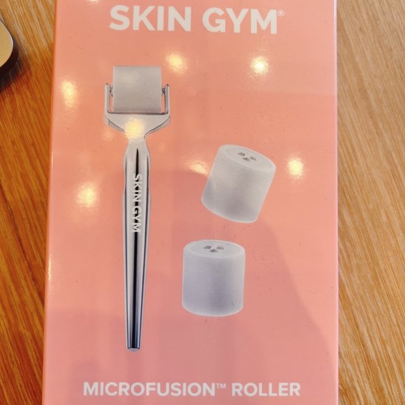 Skin Gym Microfusion Dissolving Hyaluronic Roller - Picture 5 of 7